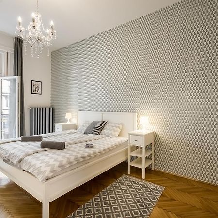 Bpr Charming Design Apartment With Balcony, A/C Budapest Eksteriør billede