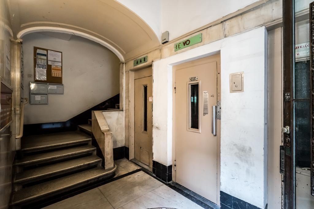 Bpr Charming Design Apartment With Balcony, A/C Budapest Eksteriør billede