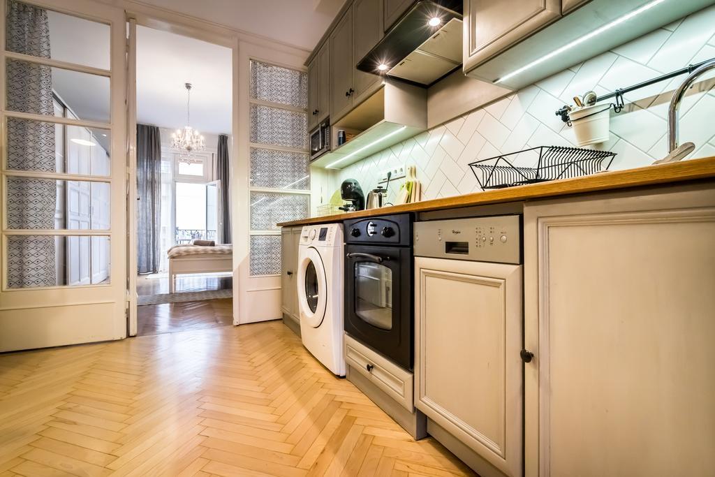 Bpr Charming Design Apartment With Balcony, A/C Budapest Eksteriør billede