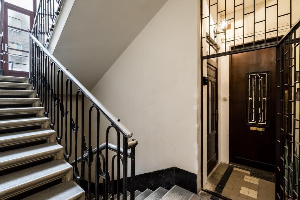 Bpr Charming Design Apartment With Balcony, A/C Budapest Eksteriør billede