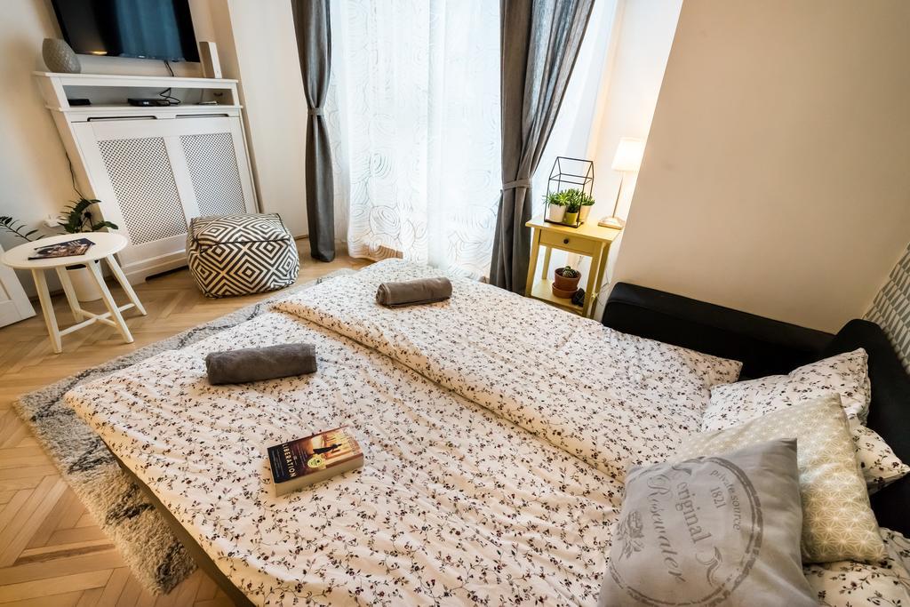 Bpr Charming Design Apartment With Balcony, A/C Budapest Eksteriør billede